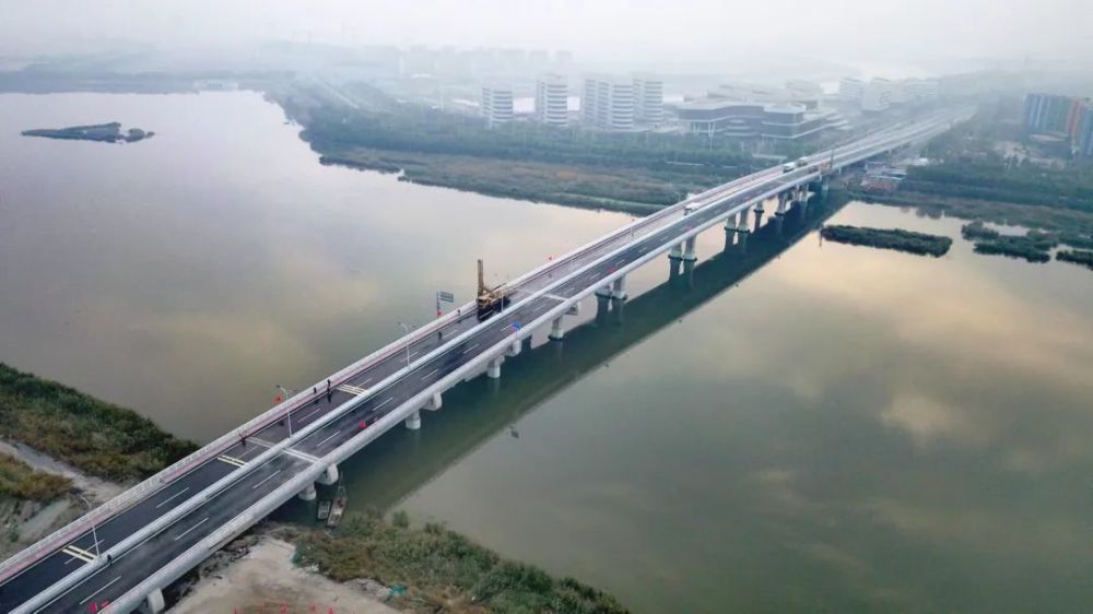 塘汉公路联络线跨蓟运河桥建成通车