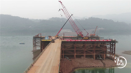 江安县第二座长江大桥复工,与洪水抢时间